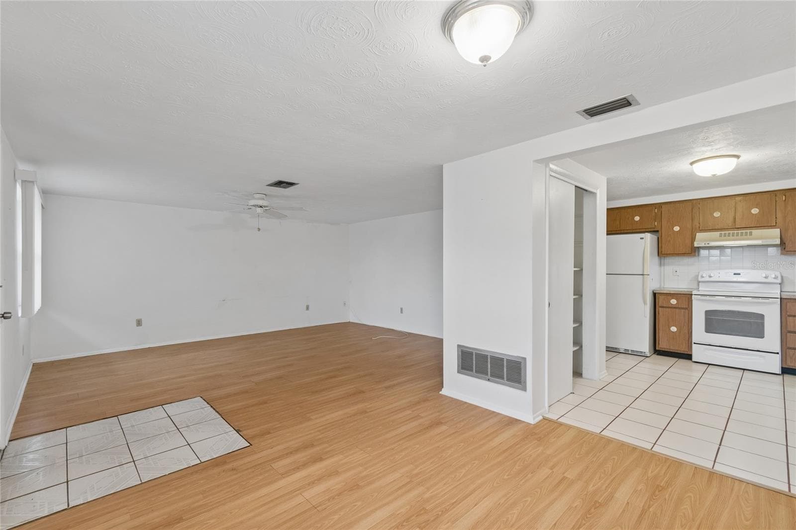 Single Family Residence at 3416 CHAUNCY RD, HOLIDAY, photo 9 of 26