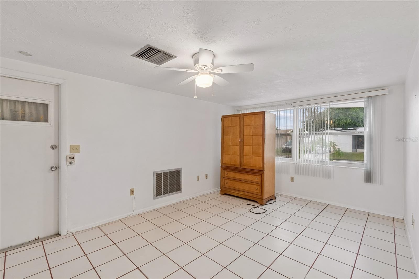 Single Family Residence at 3416 CHAUNCY RD, HOLIDAY, photo 12 of 26