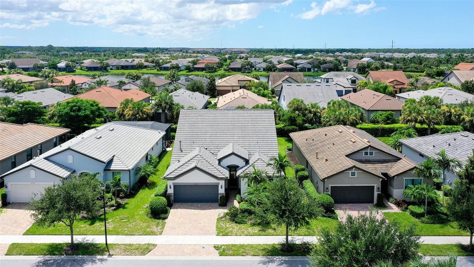 Single Family Residence at 5721 SWEET LEAF WAY, SARASOTA, photo 3 of 184