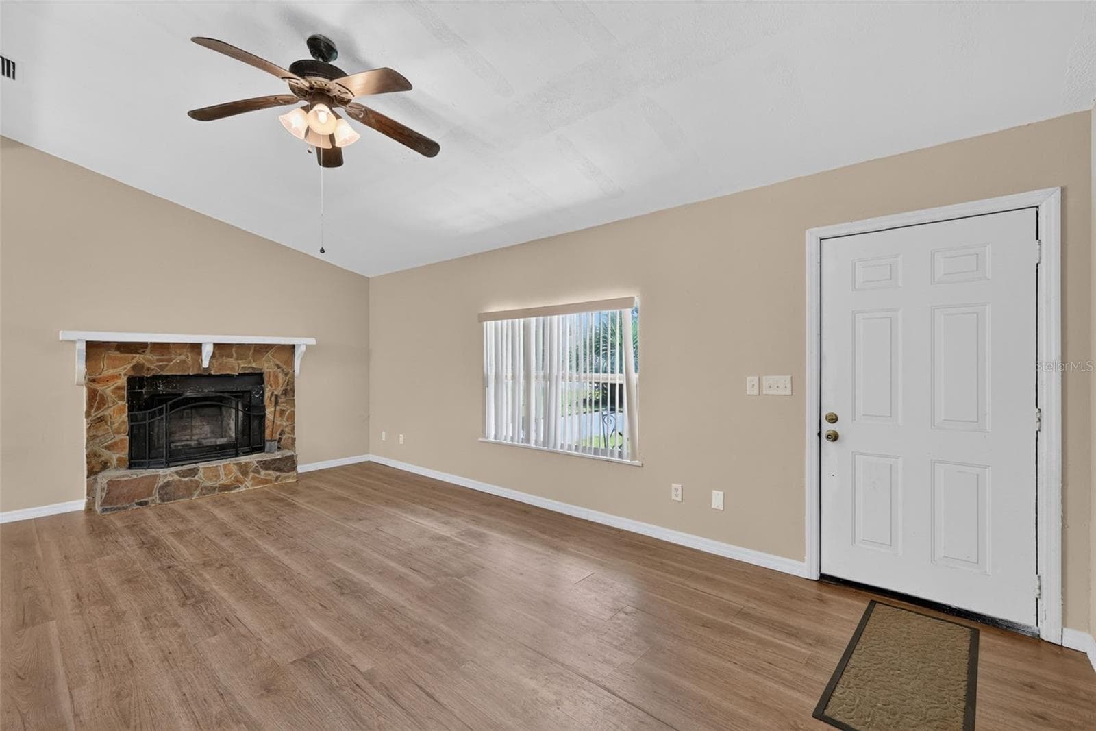 Single Family Residence at 13581 SE 48TH CT, SUMMERFIELD, photo 5 of 37
