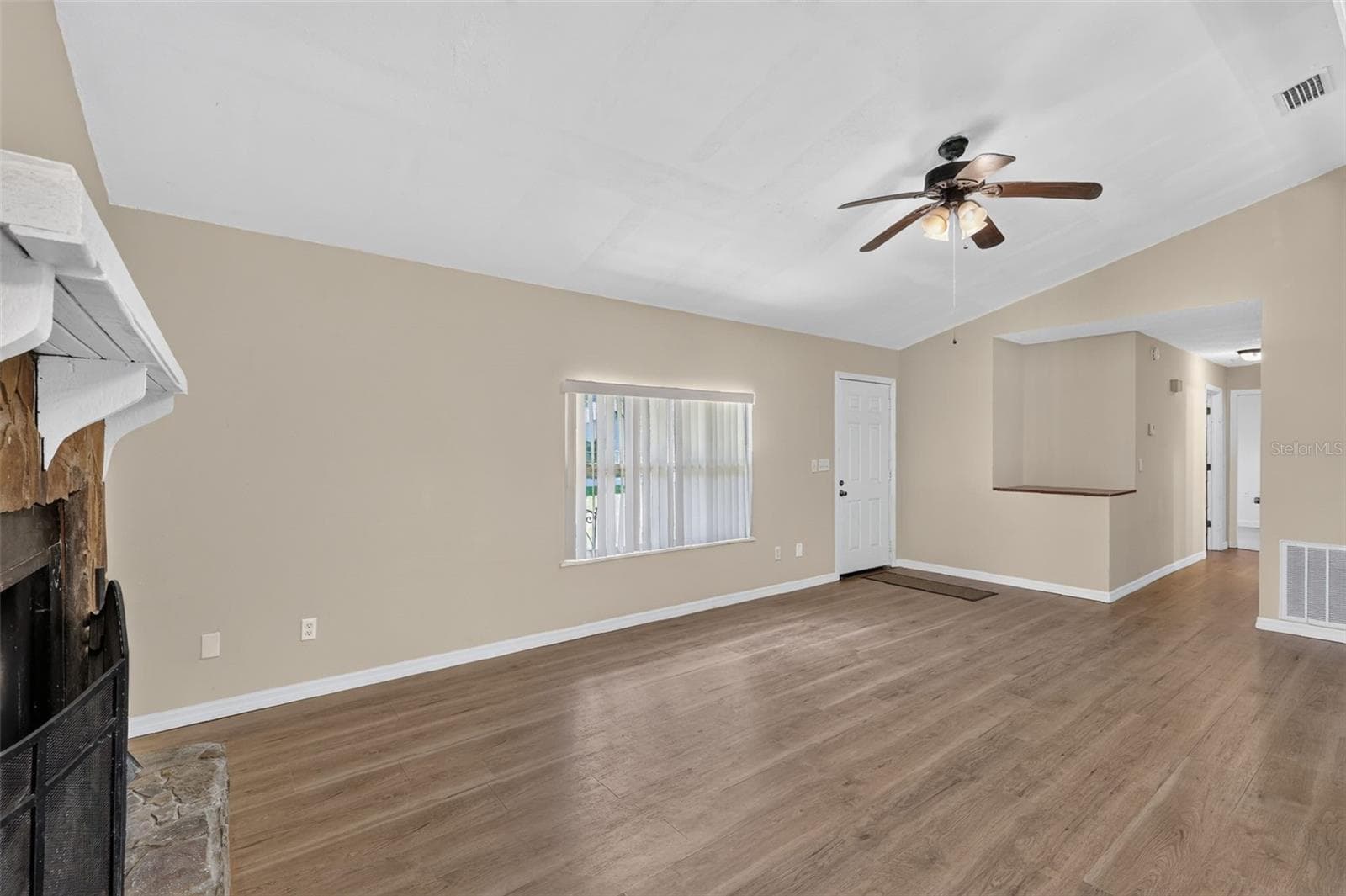 Single Family Residence at 13581 SE 48TH CT, SUMMERFIELD, photo 6 of 37
