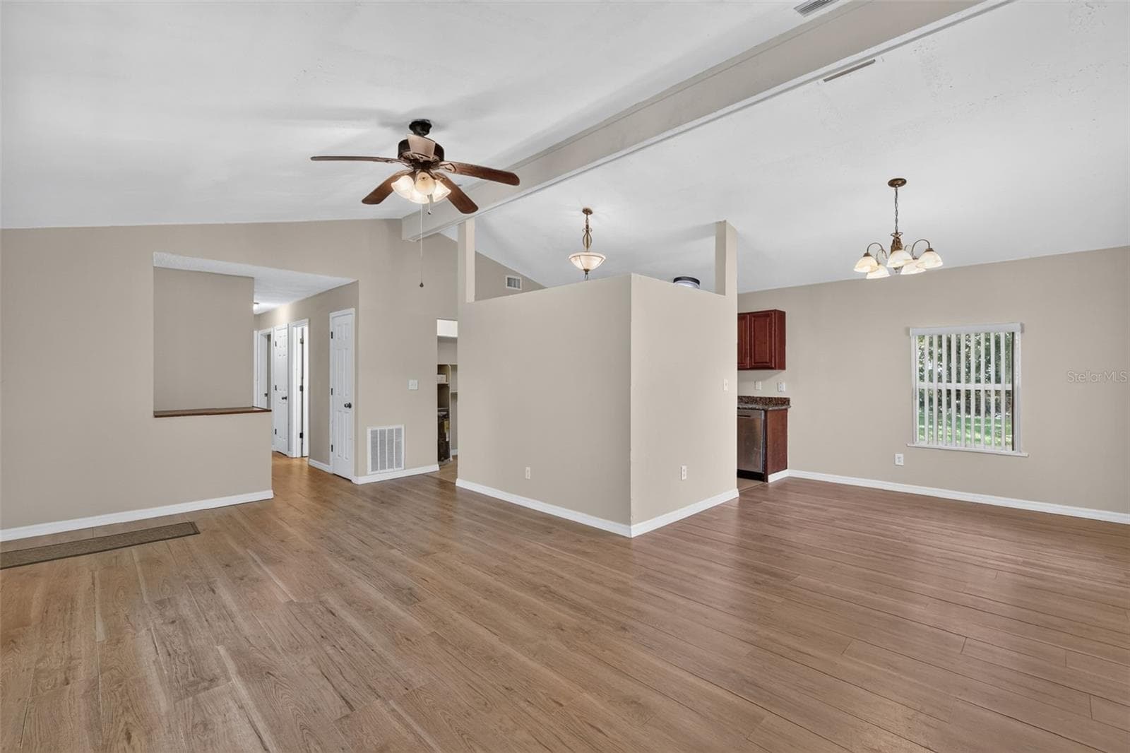 Single Family Residence at 13581 SE 48TH CT, SUMMERFIELD, photo 7 of 37