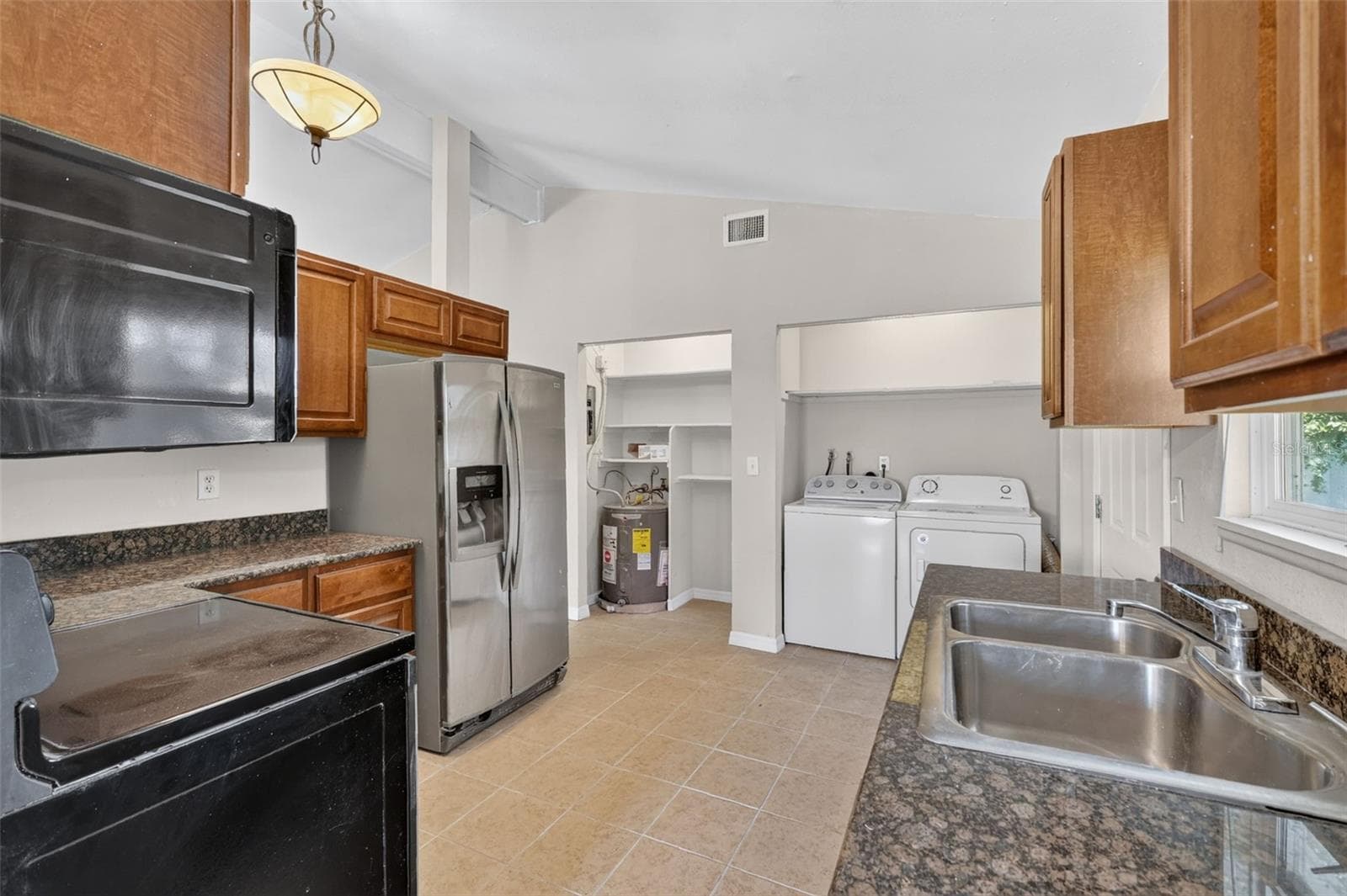 Single Family Residence at 13581 SE 48TH CT, SUMMERFIELD, photo 10 of 37