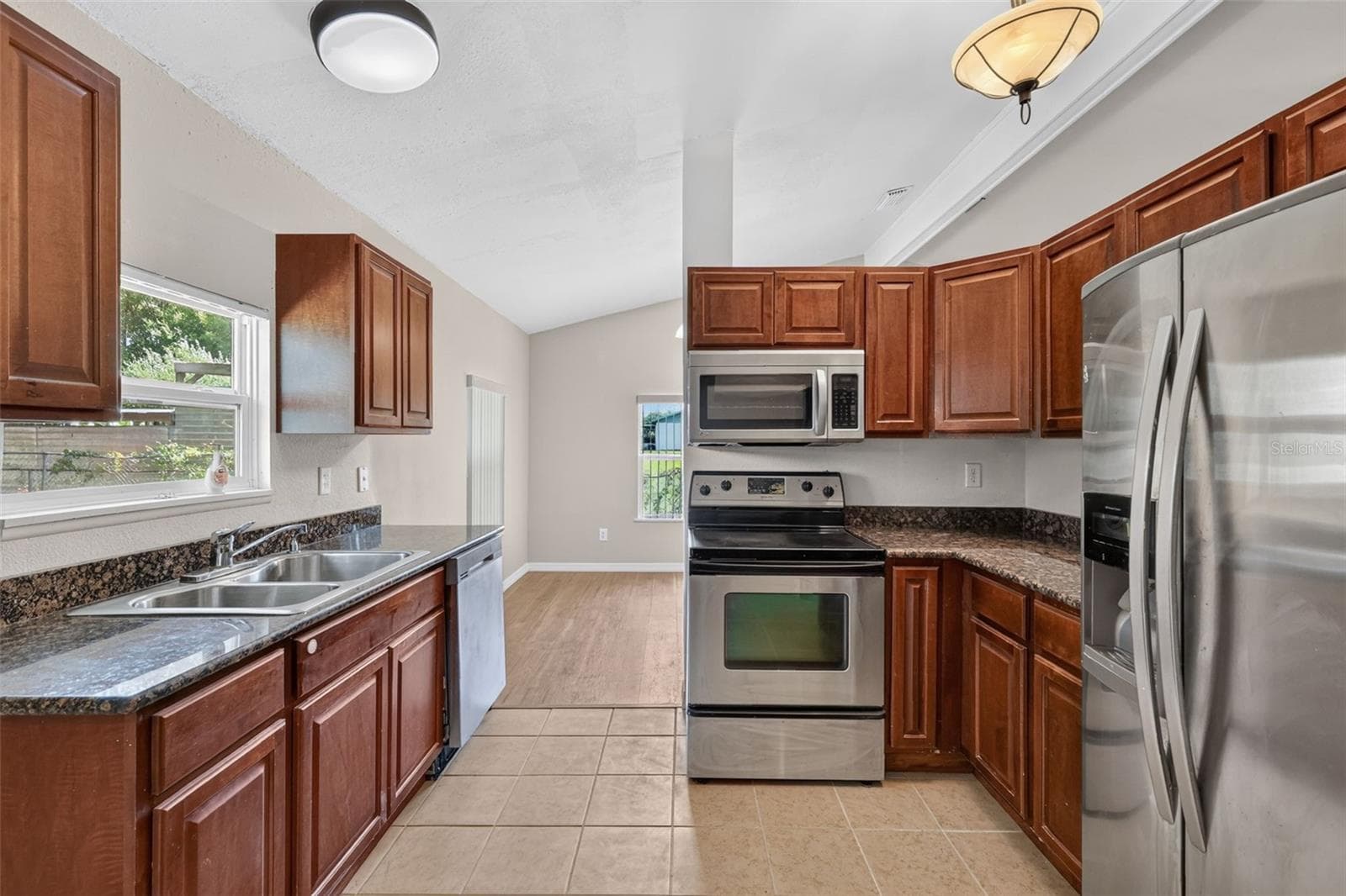 Single Family Residence at 13581 SE 48TH CT, SUMMERFIELD, photo 12 of 37
