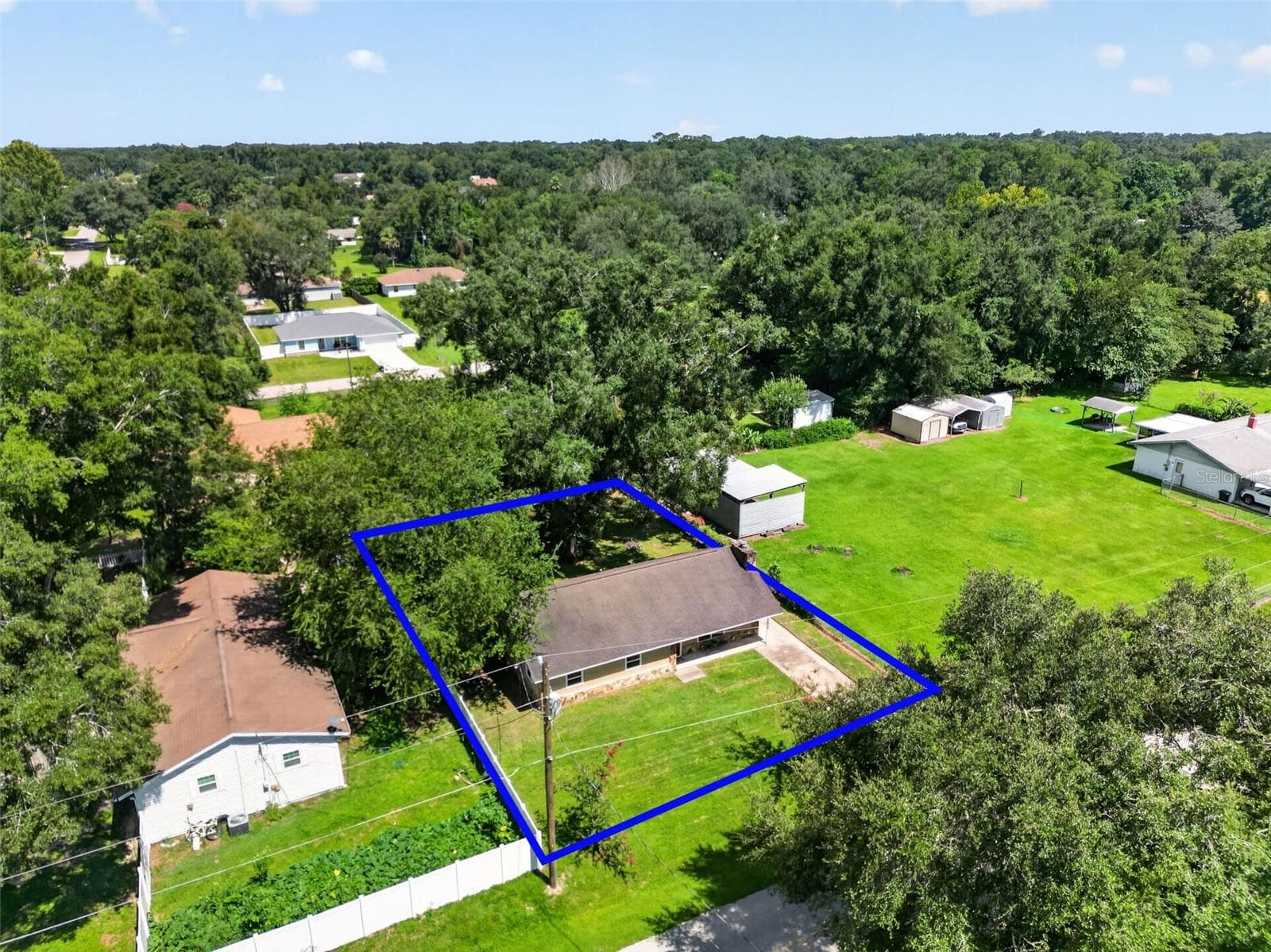 Single Family Residence at 13581 SE 48TH CT, SUMMERFIELD, photo 32 of 37