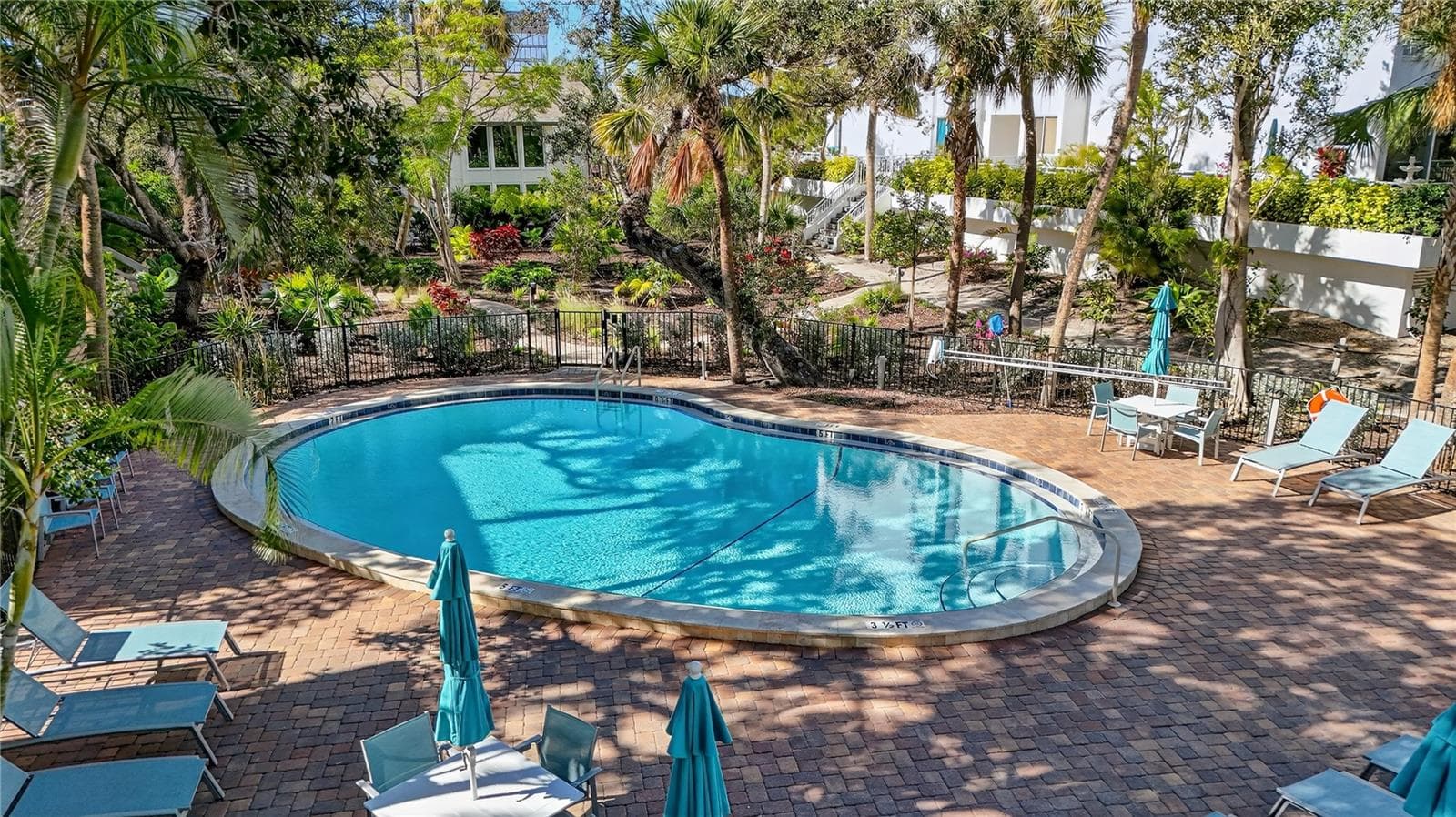 bay side pool - 1141 W PEPPERTREE DR #1141, SARASOTA