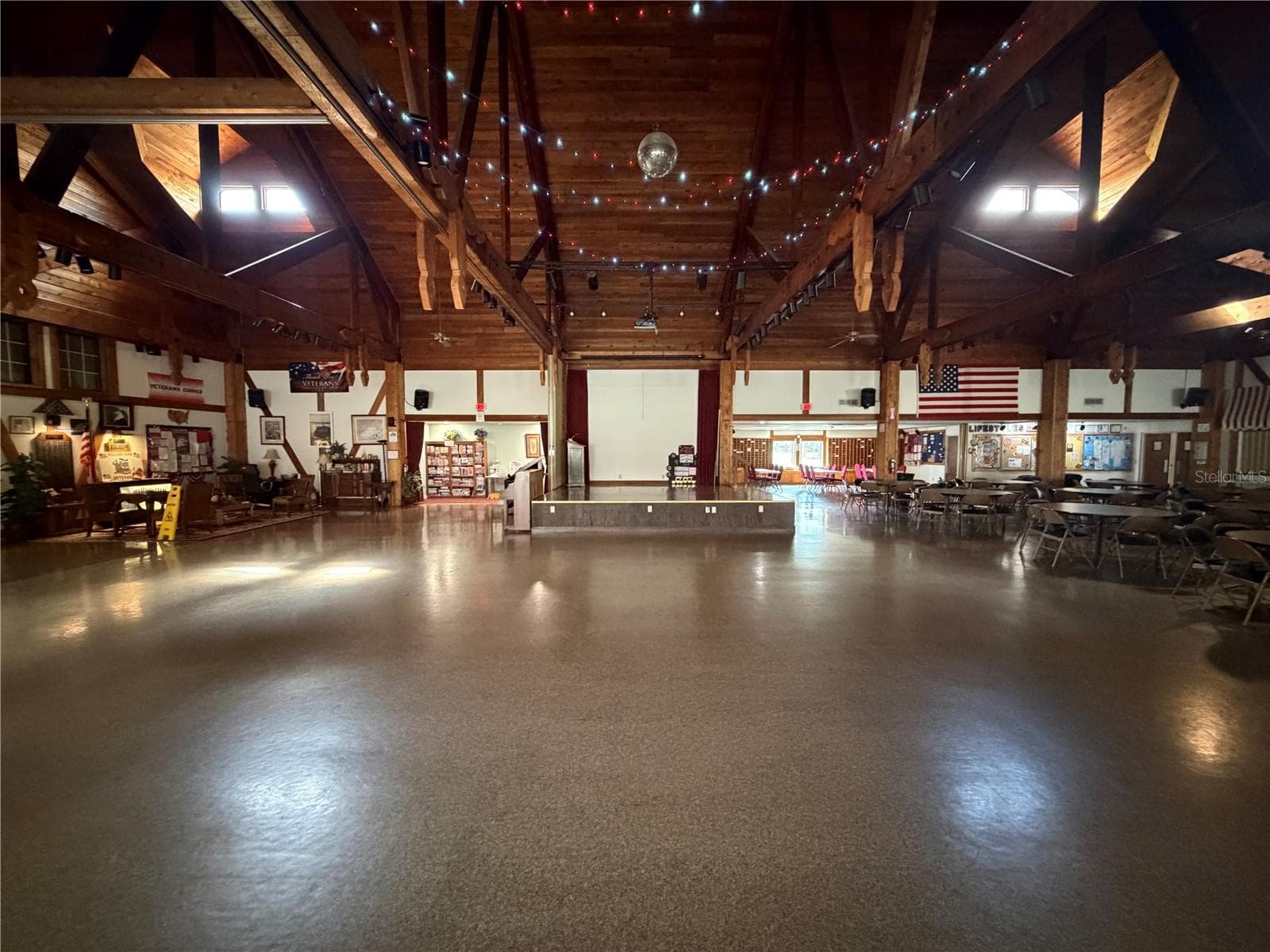 Community Event Space - 3433 GLEN ABBEY LN, LAKELAND