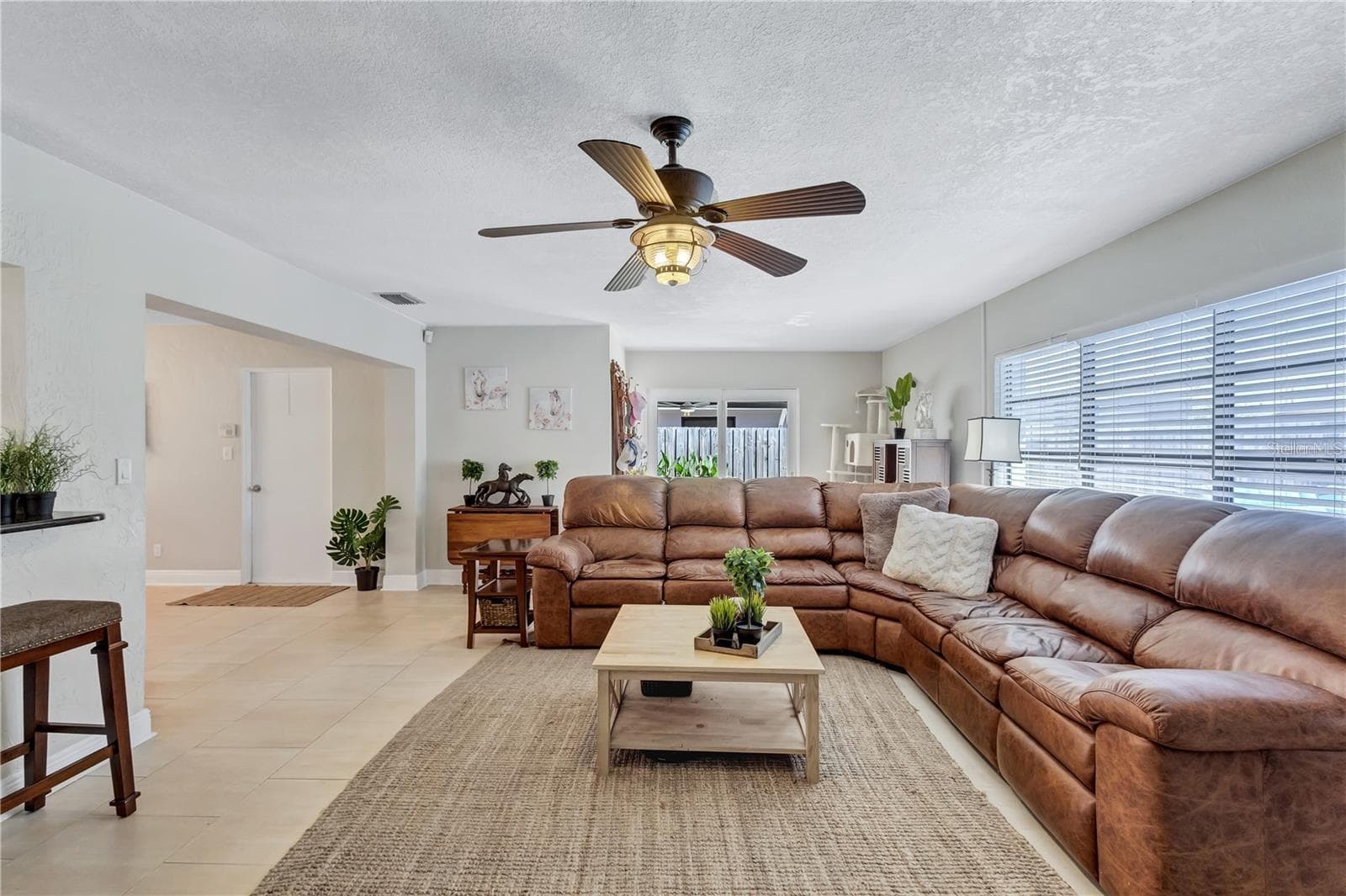 FAMILY ROOM - 8532 KUMQUAT AVE, SEMINOLE