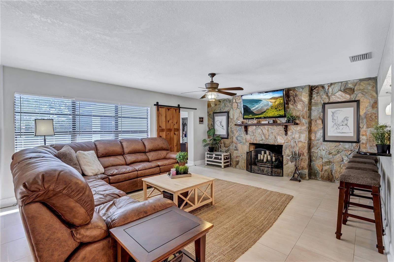 FAMILY ROOM - 8532 KUMQUAT AVE, SEMINOLE