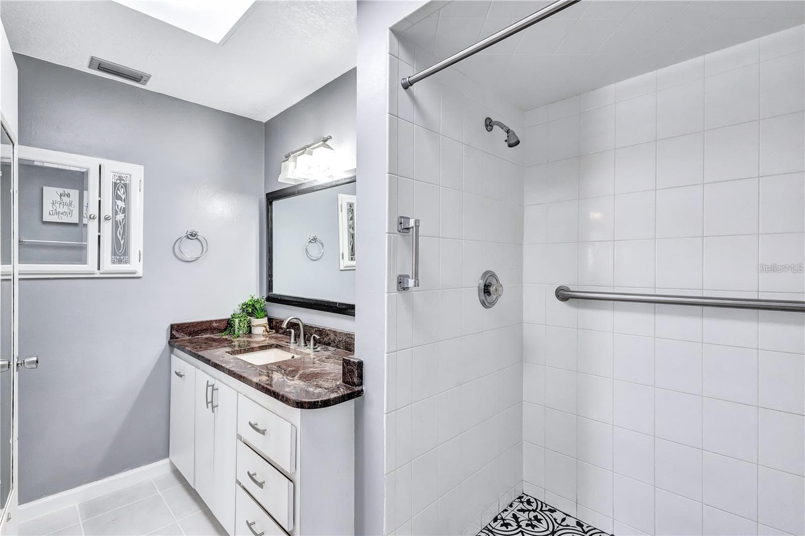 ENSUITE BATH #2 - 8532 KUMQUAT AVE, SEMINOLE