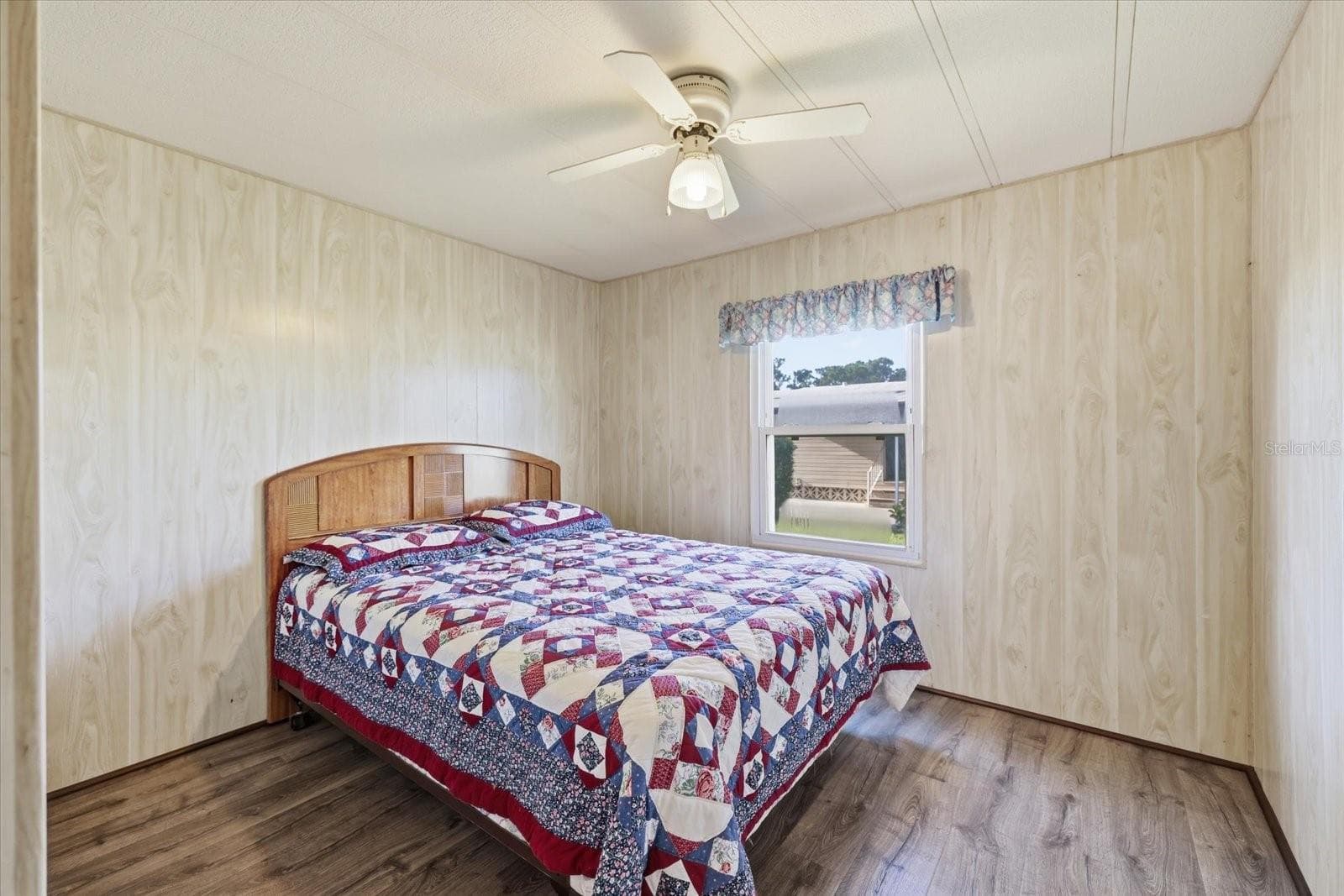Manufactured Home at 129 NAUTICAL DR, NORTH PORT, photo 16 of 34