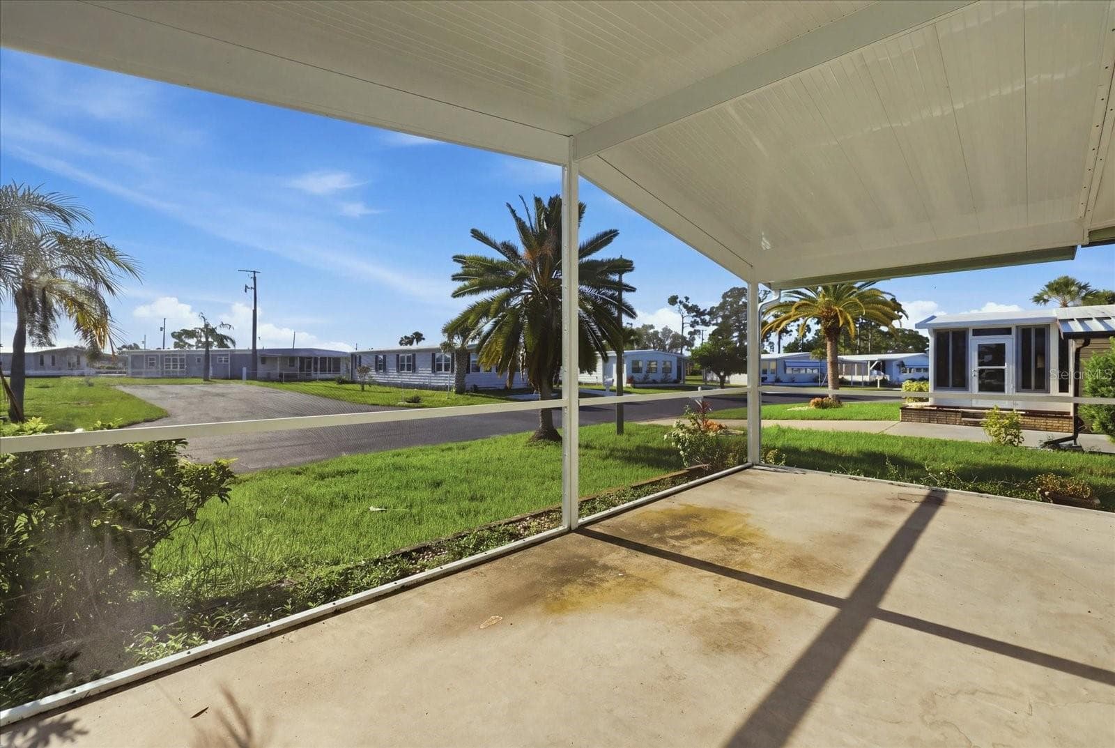 Manufactured Home at 129 NAUTICAL DR, NORTH PORT, photo 23 of 34