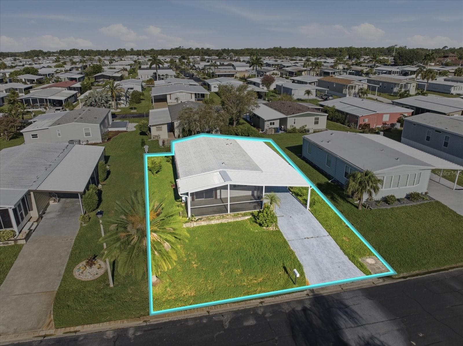 Manufactured Home at 129 NAUTICAL DR, NORTH PORT, photo 25 of 34