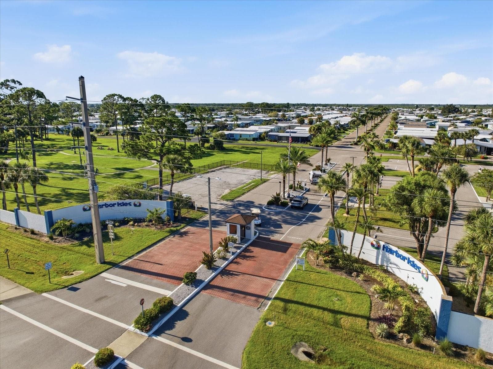 Manufactured Home at 129 NAUTICAL DR, NORTH PORT, photo 27 of 34