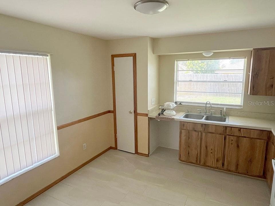 Single Family Residence at 2127 SPICE AVE, ORLANDO, photo 8 of 15