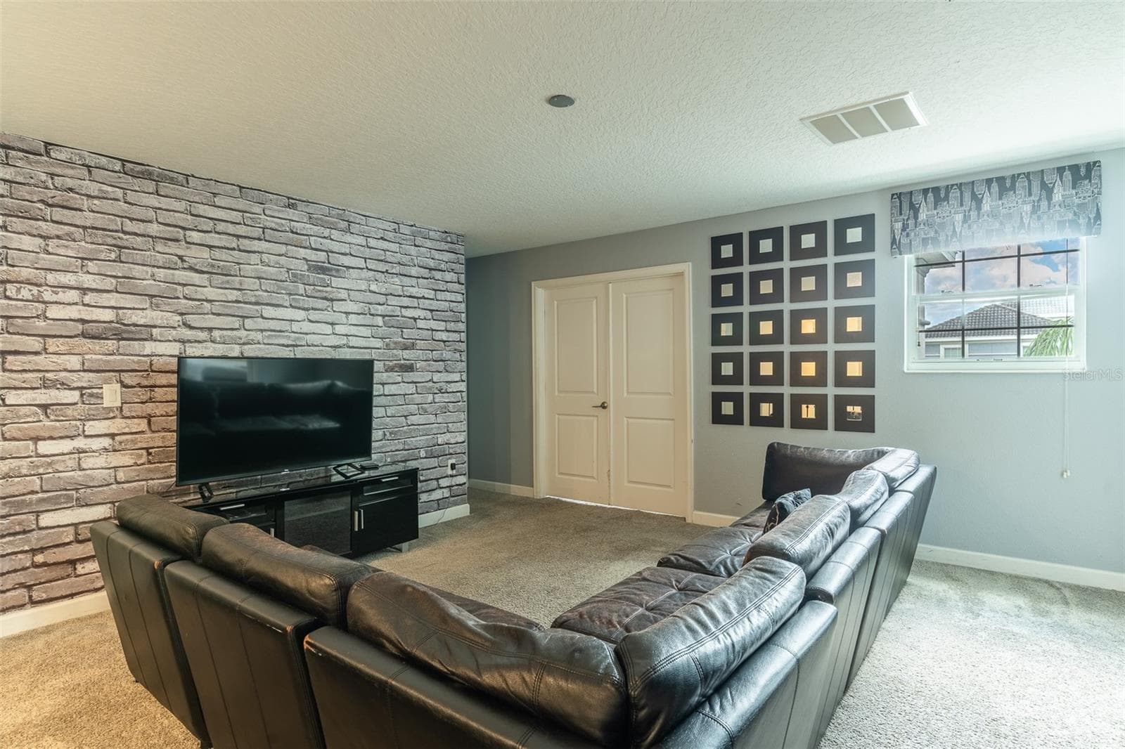 Single Family Residence at 1532 MAIDSTONE CT, DAVENPORT, photo 15 of 90