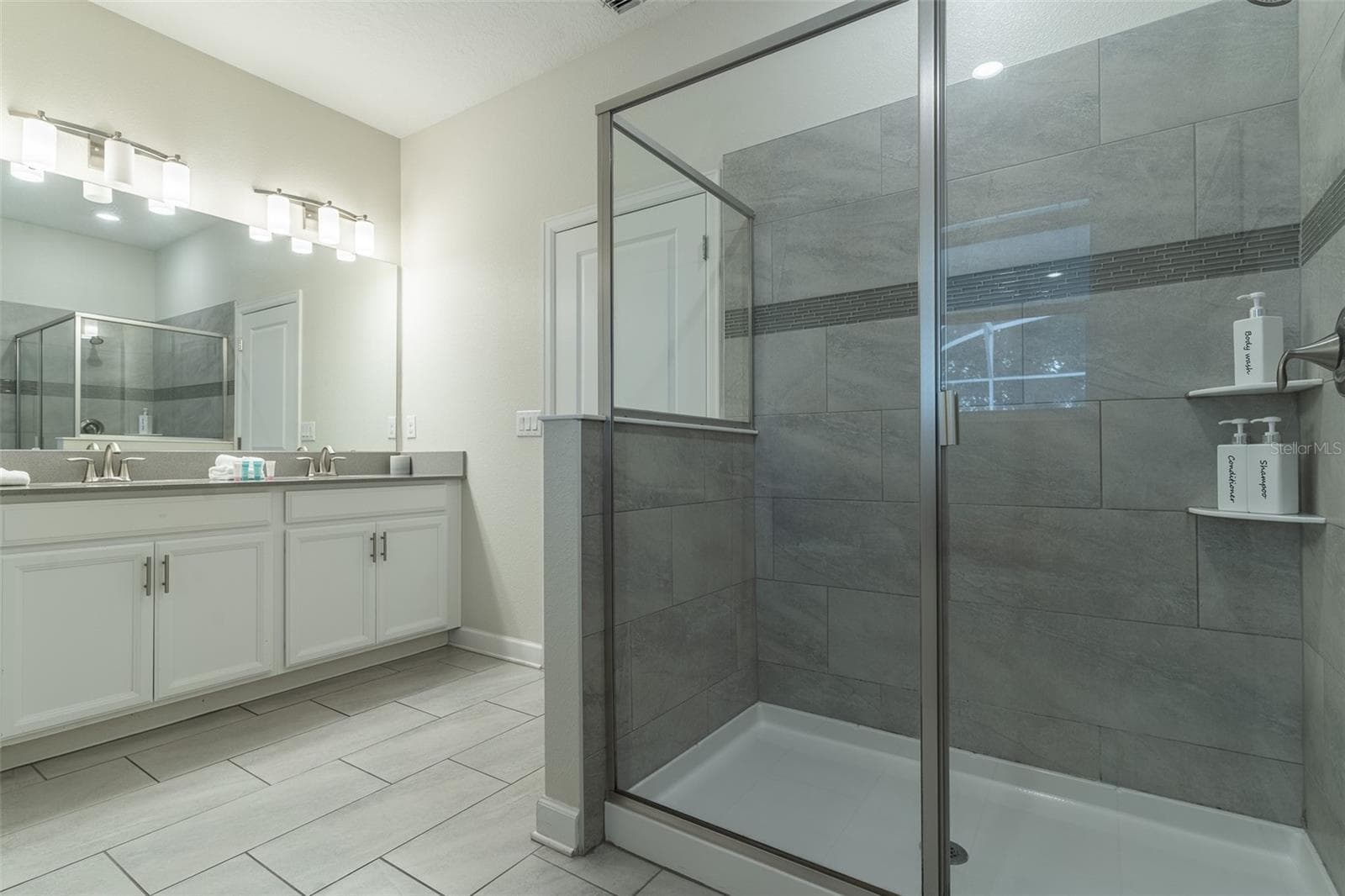 Single Family Residence at 1532 MAIDSTONE CT, DAVENPORT, photo 19 of 90