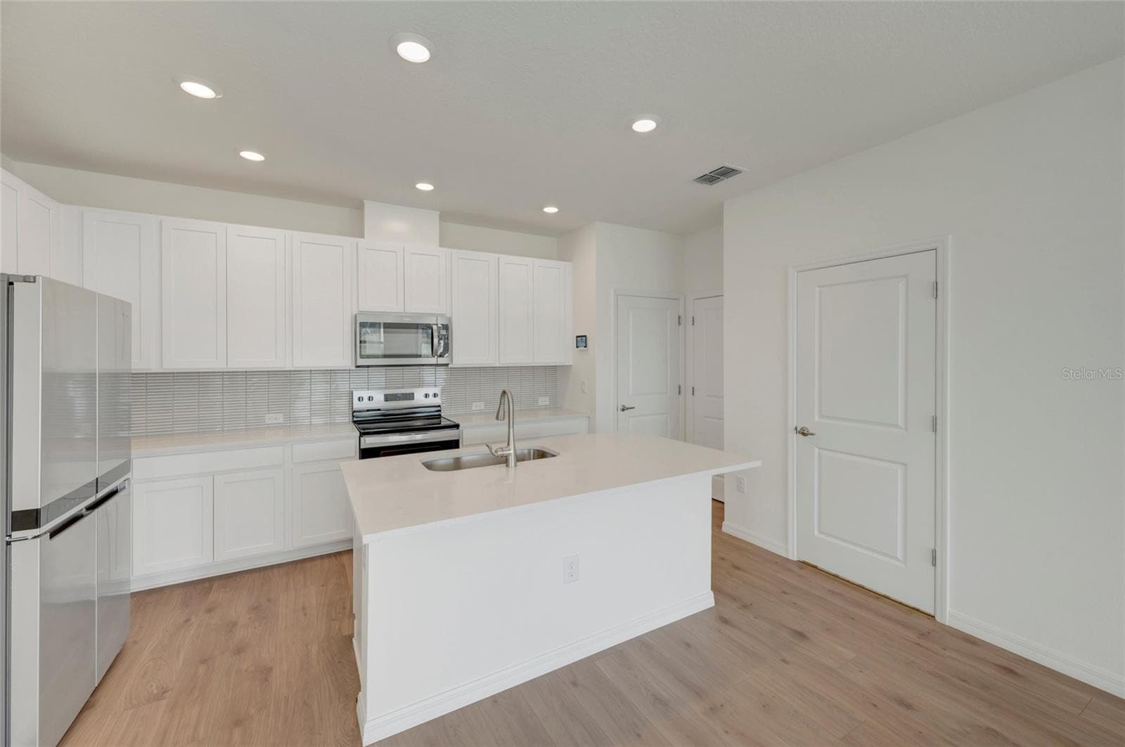 Kitchen - 6418 JENSEN VIEW AVE, APOLLO BEACH