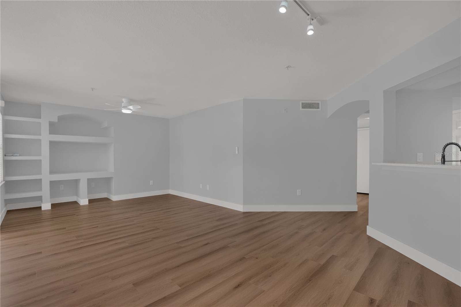 Condominium at 7300 WESTPOINTE BLVD #717, ORLANDO, photo 6 of 33