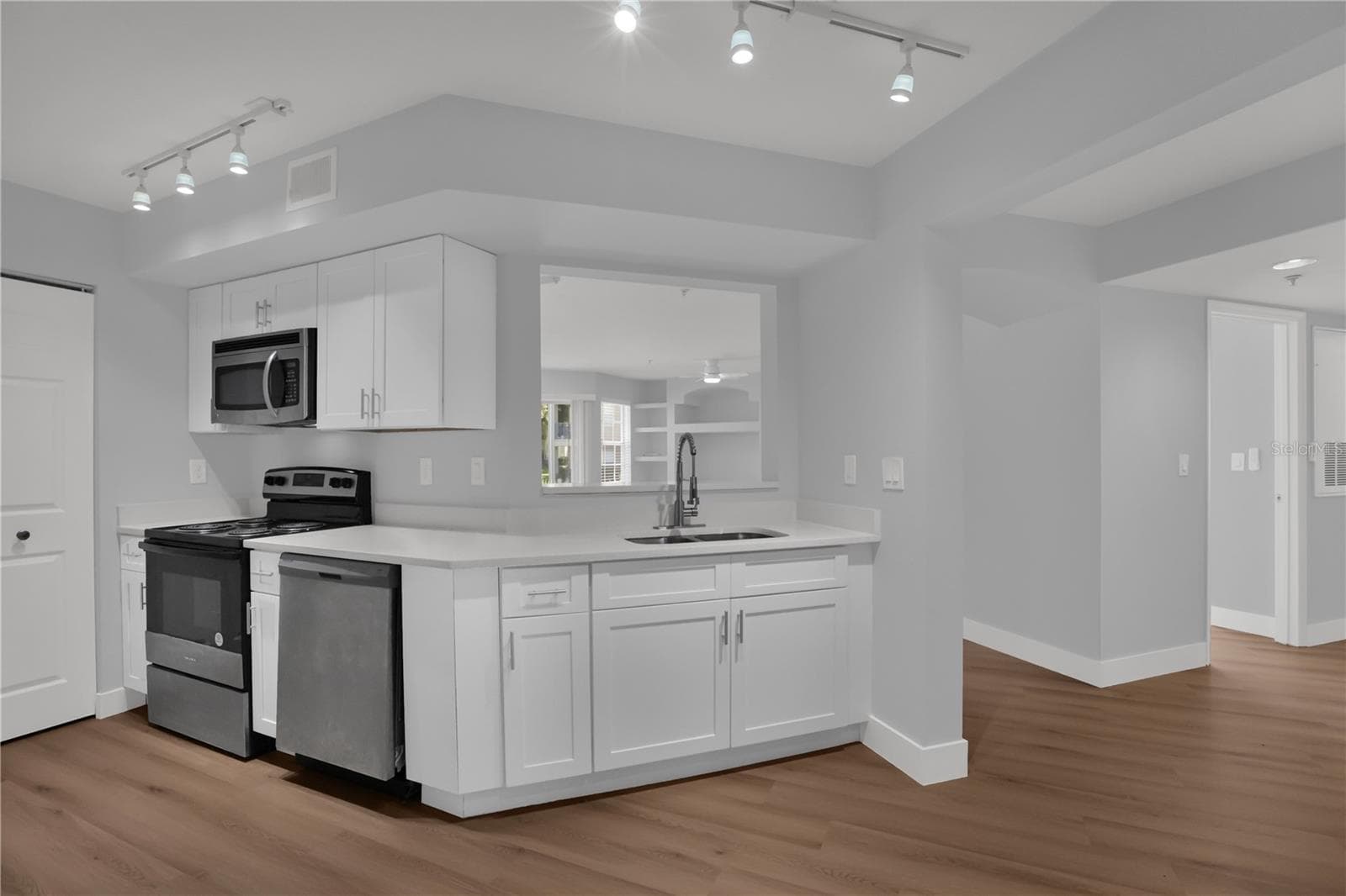 Condominium at 7300 WESTPOINTE BLVD #717, ORLANDO, photo 13 of 33