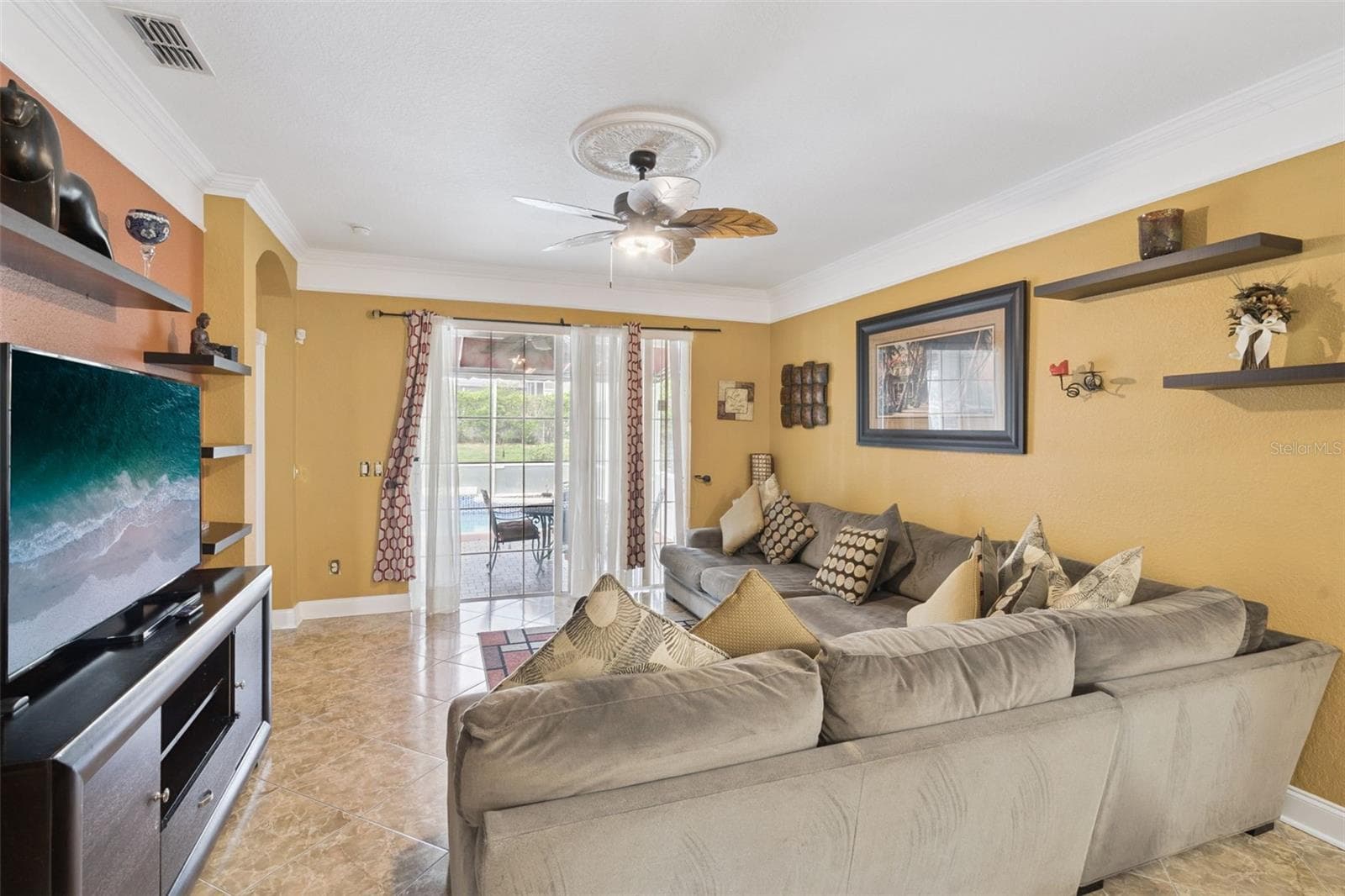 Single Family Residence at 536 GLENEAGLES DR, DAVENPORT, photo 6 of 32