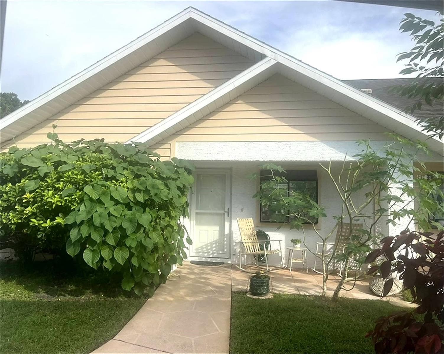 10706 LAQUINTA DR