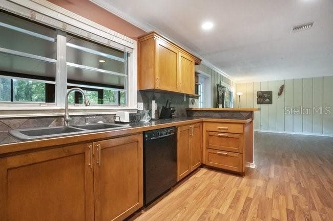 Kitchen - 560 N LAKE PLEASANT RD, APOPKA