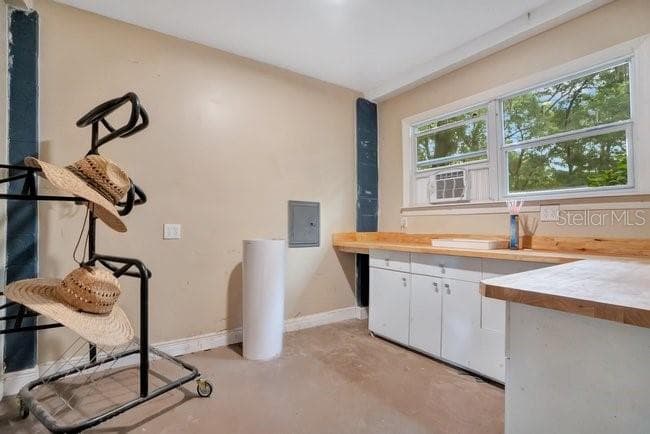 Barn Office/Tack - 560 N LAKE PLEASANT RD, APOPKA
