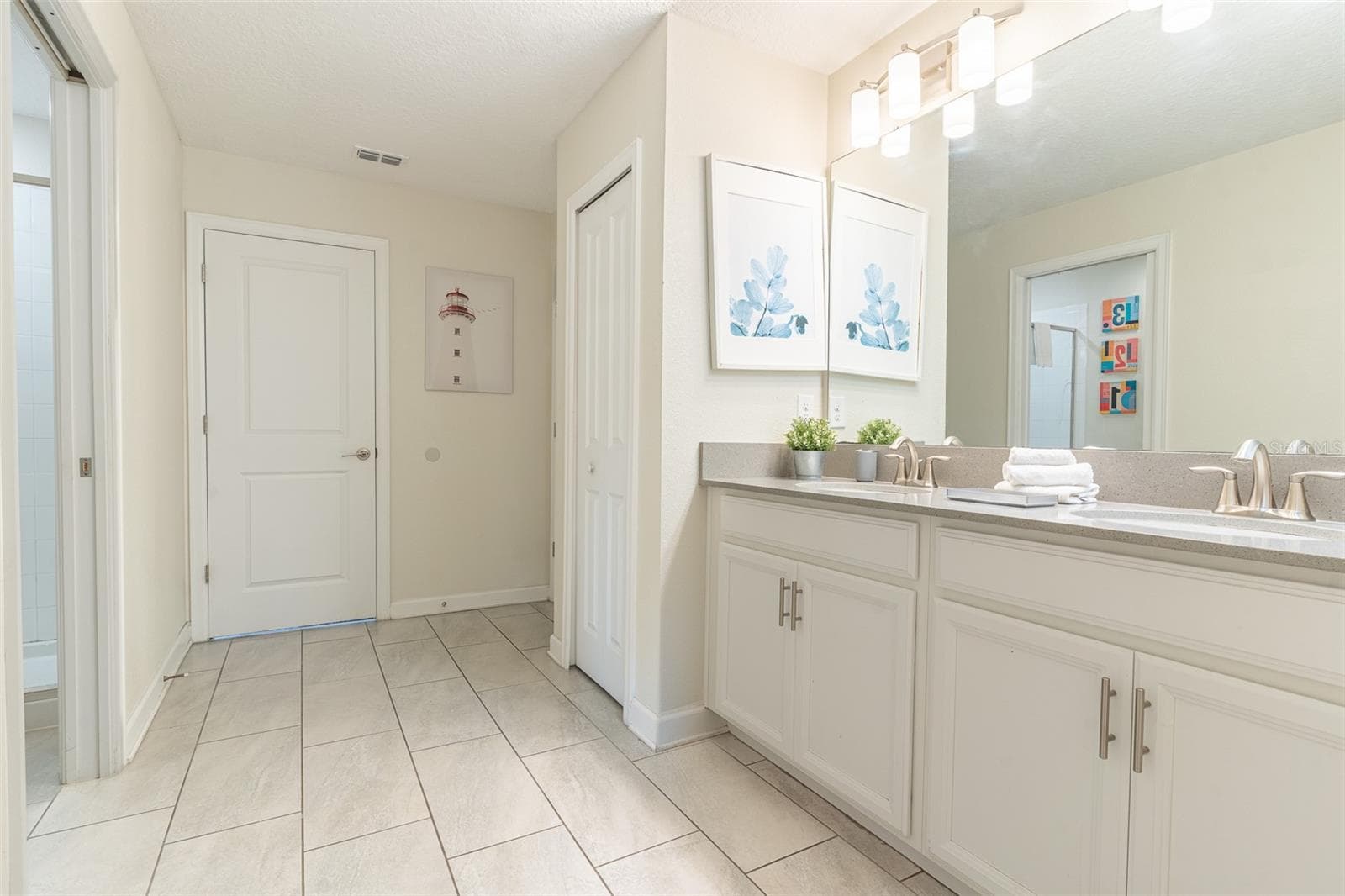 Single Family Residence at 561 PEBBLE BEACH DR, DAVENPORT, photo 12 of 88