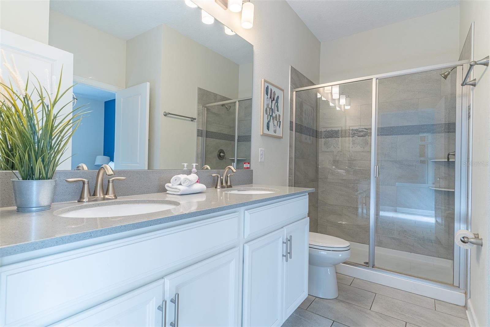 Single Family Residence at 561 PEBBLE BEACH DR, DAVENPORT, photo 15 of 88