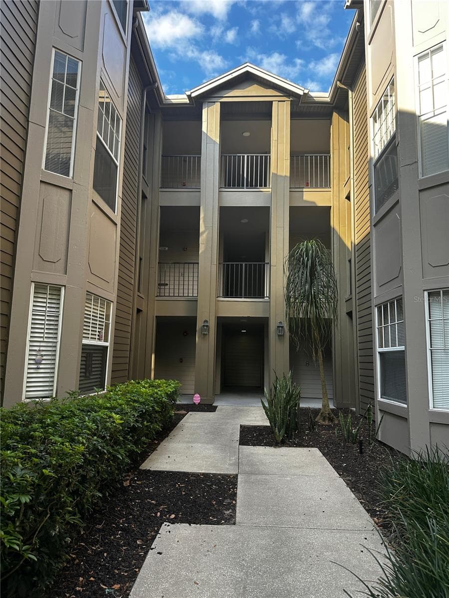 Condominium at 420 SUMMIT RIDGE PL #204, LONGWOOD, photo 2 of 10