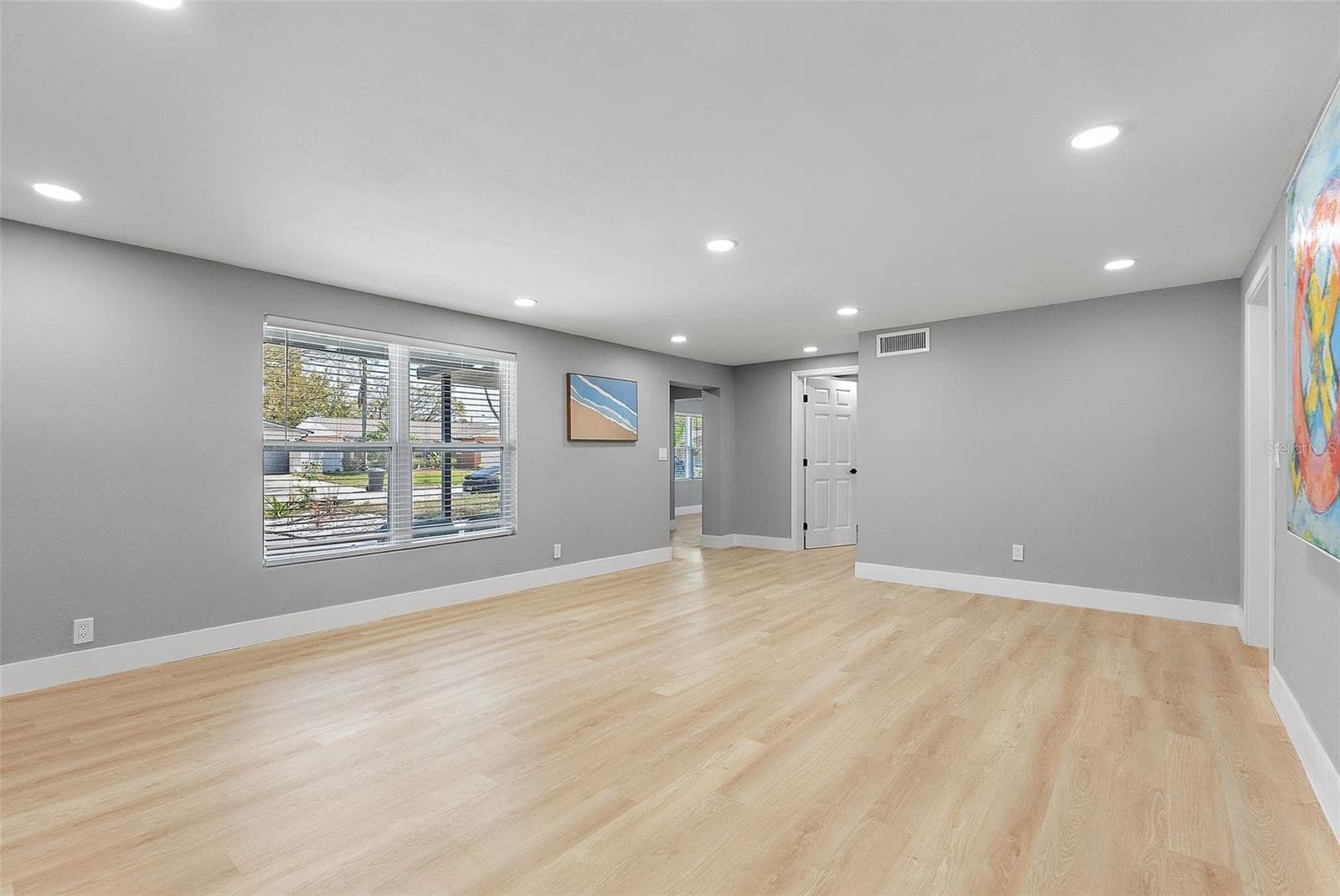 Single Family Residence at 3926 HELENA ST NE, ST PETERSBURG, photo 12 of 31