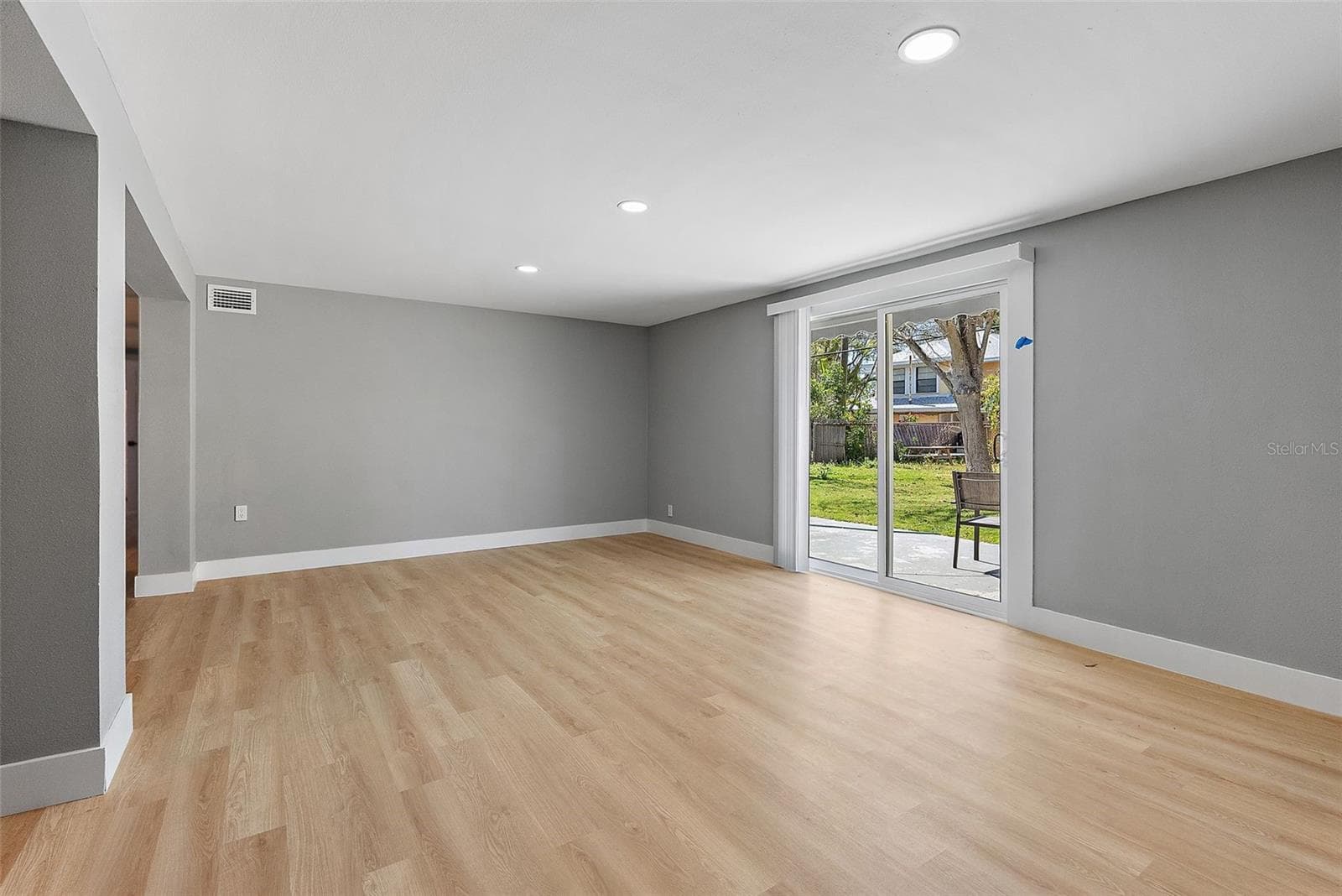 Single Family Residence at 3926 HELENA ST NE, ST PETERSBURG, photo 27 of 31