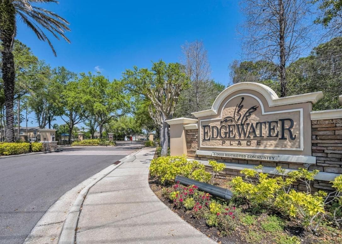 Gated Entry from Street - 8013 SUTTON TERRACE LN, TAMPA