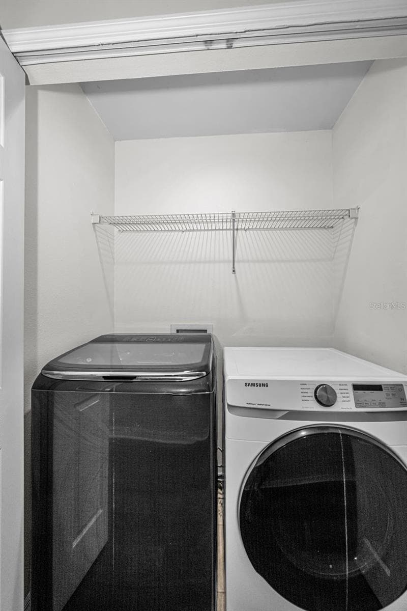Upstairs Laundry - 8013 SUTTON TERRACE LN, TAMPA