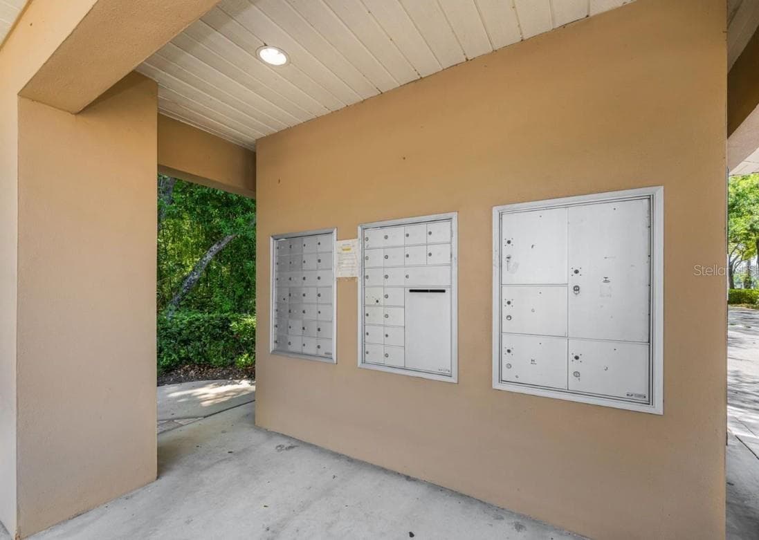 Mailboxes - 8013 SUTTON TERRACE LN, TAMPA