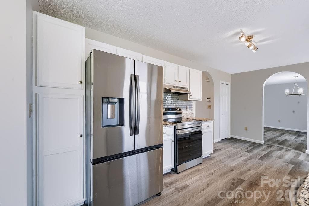 Single Family Residence at 5139 Butner Drive, Hickory, photo 6 of 28