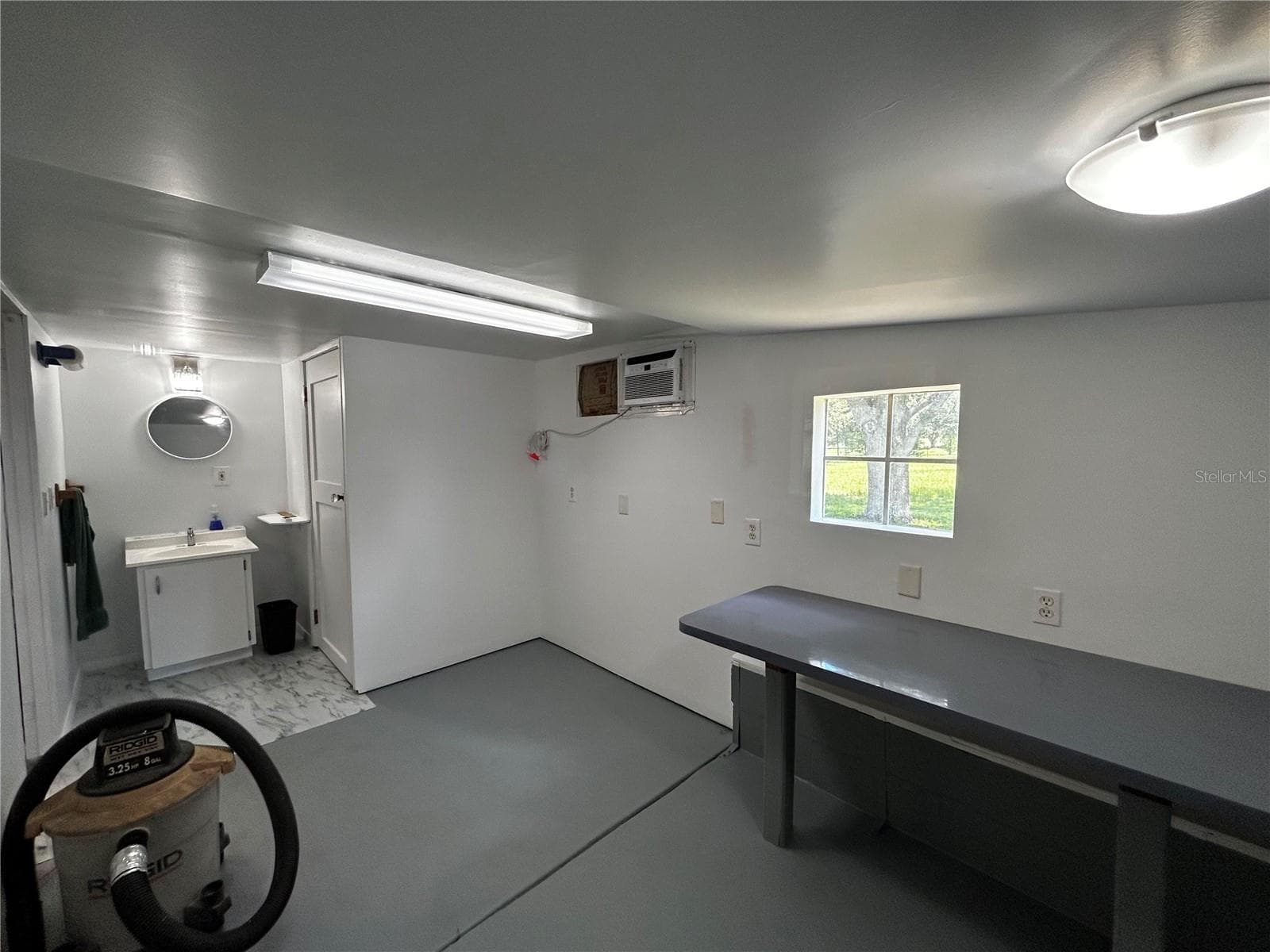 Garage/Work shop - 8535 23RD ST, ZEPHYRHILLS
