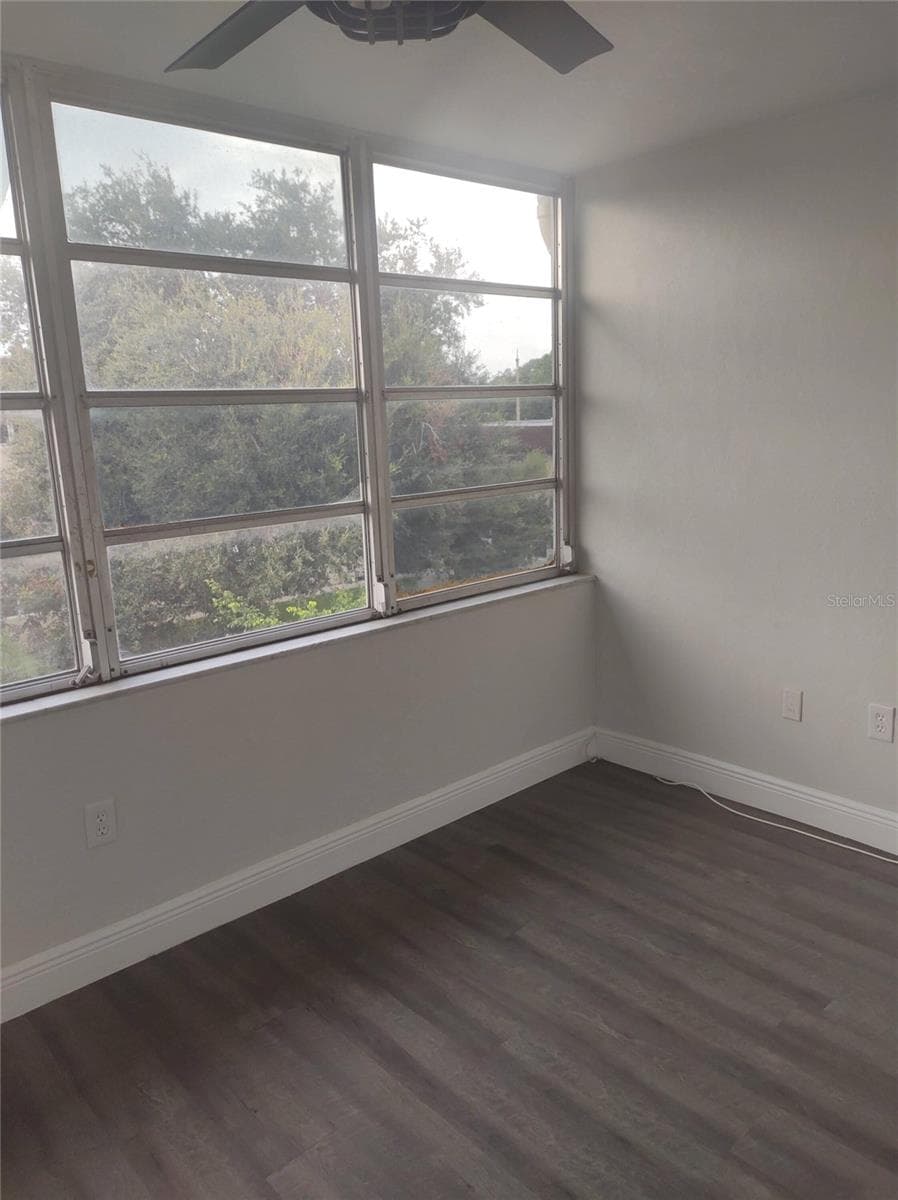 Condominium at 5725 12TH AVE N #304D, ST PETERSBURG, photo 5 of 6