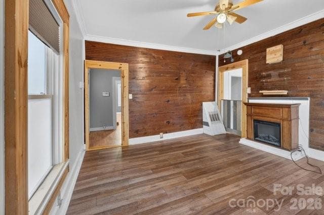 Single Family Residence at 403 SW Spruce Street SW, Lenoir, photo 8 of 32