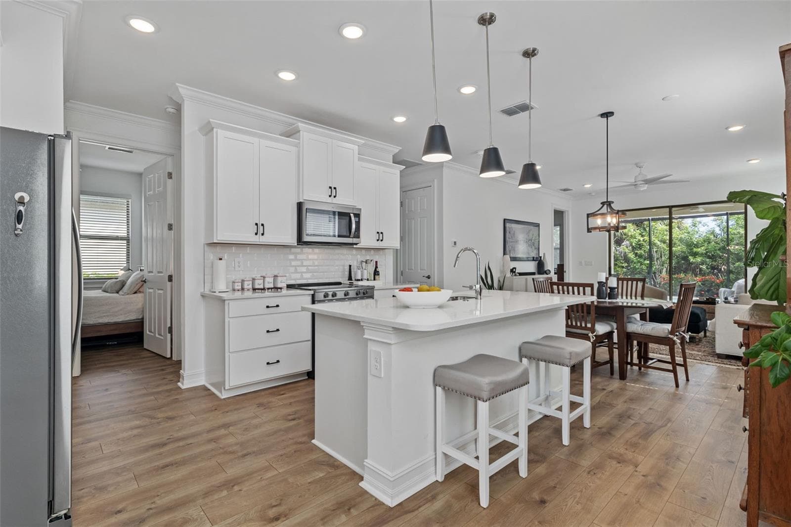 Single Family Residence at 145 SOLIERA ST, NORTH VENICE, photo 7 of 58