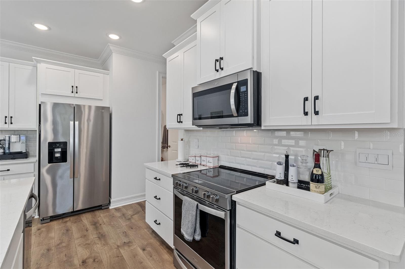 Single Family Residence at 145 SOLIERA ST, NORTH VENICE, photo 10 of 58