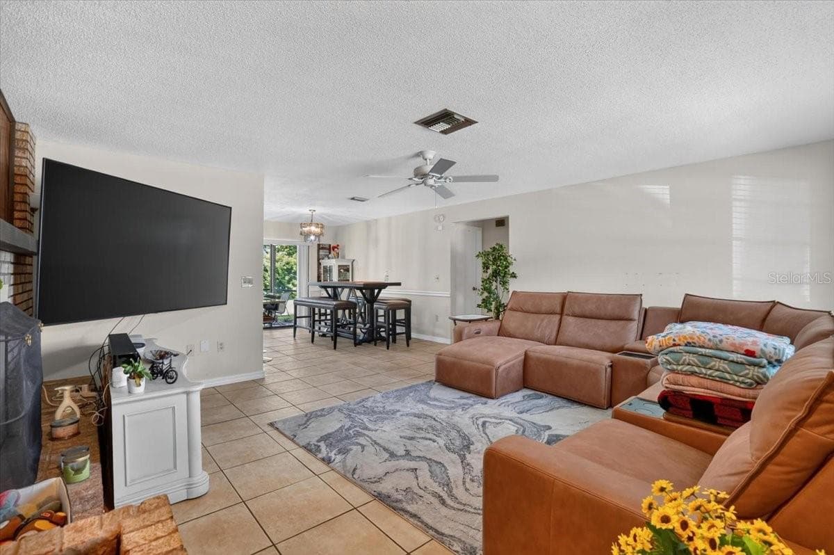 Single Family Residence at 5031 BRANDEIS CIR S, SARASOTA, photo 5 of 36