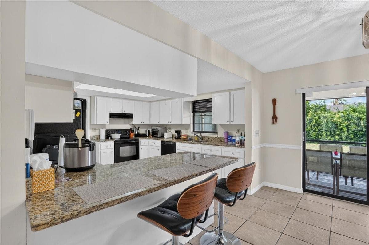 Single Family Residence at 5031 BRANDEIS CIR S, SARASOTA, photo 13 of 36