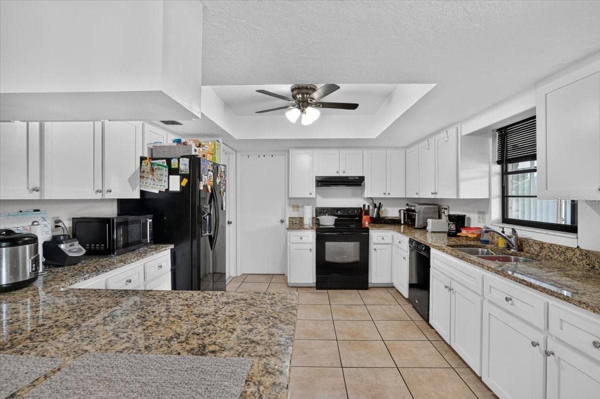 Single Family Residence at 5031 BRANDEIS CIR S, SARASOTA, photo 14 of 36