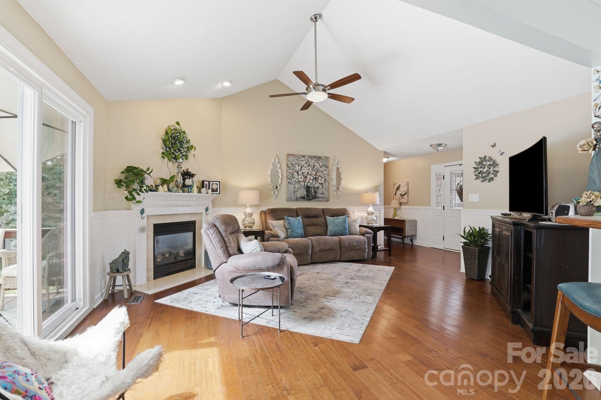Single Family Residence at 2918 24th Street Drive NE, Hickory, photo 4 of 30