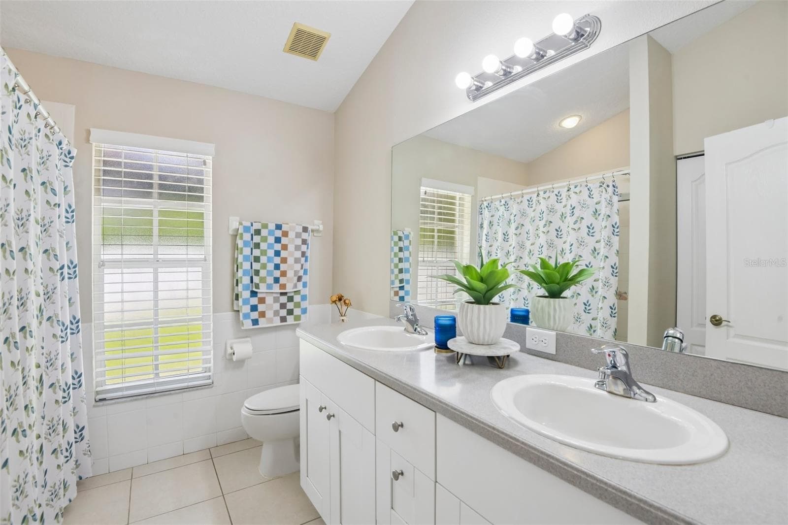 Single Family Residence at 1701 COUNTRY TRAILS DR, SAFETY HARBOR, photo 21 of 57