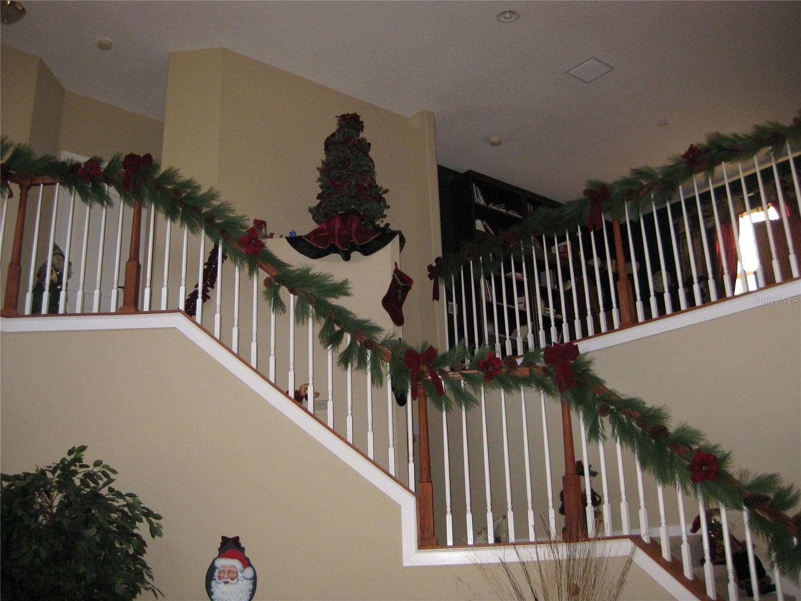 Stairway to Loft/Library - 15041 PRINCEWOOD LN, LAND O LAKES