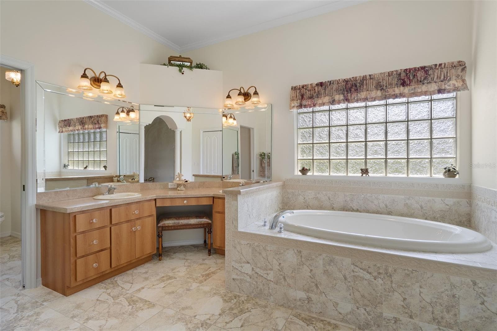 Single Family Residence at 13417 WHITEHAVEN CT, SPRING HILL, photo 37 of 64