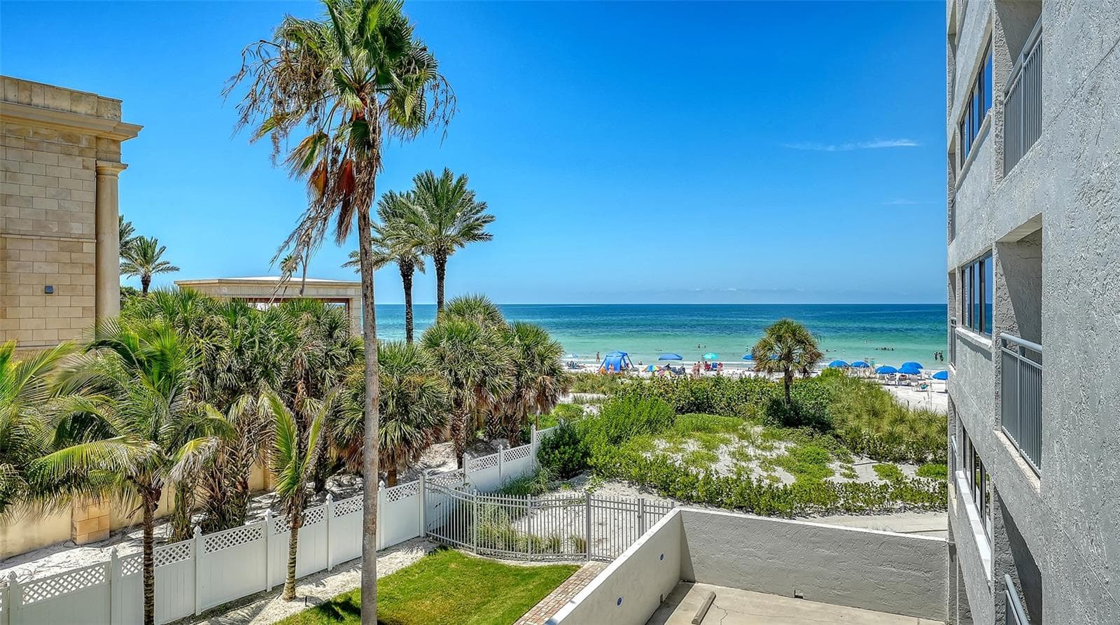 Condominium at 1001 POINT OF ROCKS RD #310, SARASOTA, photo 5 of 33